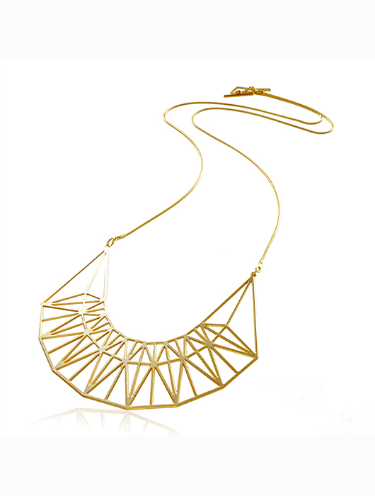 שרשרת גשר הזהב עשויה ליז בציפוי זהב 24 קראט, 250 ש"ח | צילום: שלומית אופיר