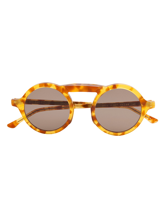 שומרת מרחק | צילום: ערן תורג'מן