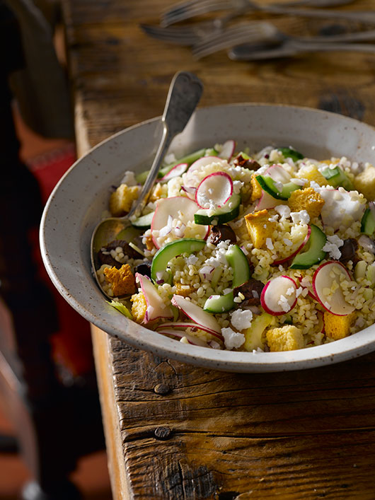 סלט בורגול עם גבינת פטה | צילום: רונן מנגן