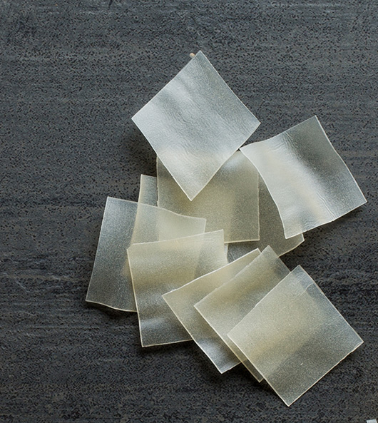 ריבועי אטריות אורז | צילום: בועז לביא