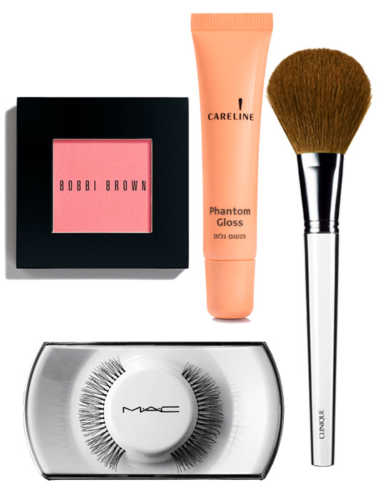 שלב 4. סומק. בובי בראון 120 ש"ח | מברשת סומק. קליניק 150 ש"ח | ריסים מס' 02. MAC, מחיר: 80 ש"ח | גלוס. קרליין 104.90 ש"ח