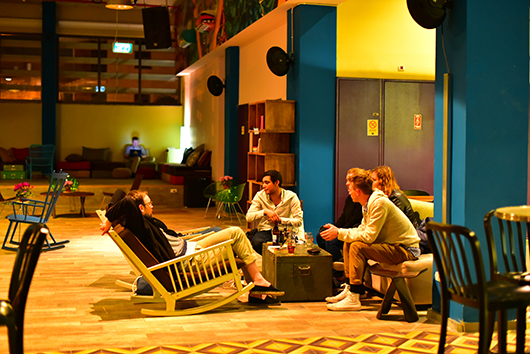 אברהם הוסטל, תל אביב | צילום: בן קלמר