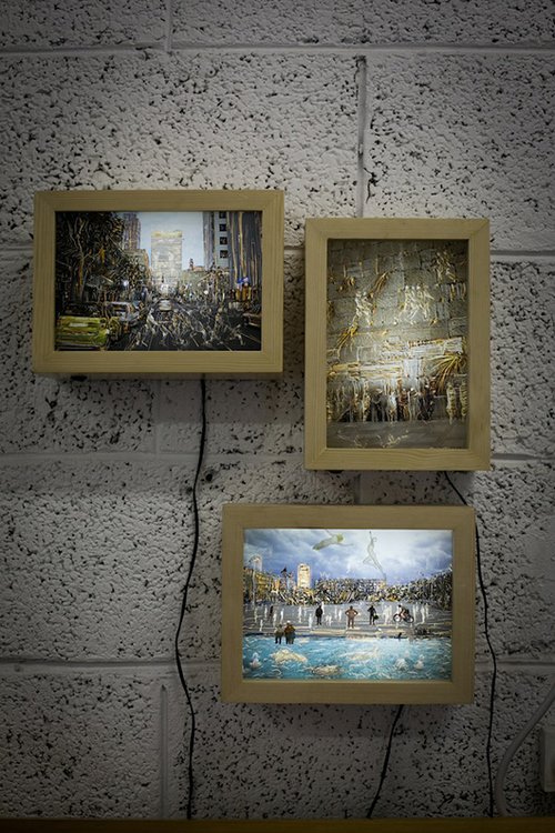 בחלק מהעבודות מוסיפה סתר פרטים תלת ממדיים קטנים | סטודיו רוני סתר | צילום: שירן כרמל