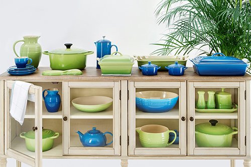 ליין מגוון בחנות הדגל של המותג Le Creuset ליין מגוון בחנות הדגל של המותג Le Creuset