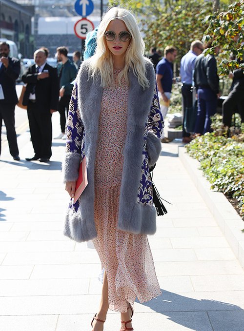 תמיד מצטיינת על השטיחים האדומים. פופי בשבוע האופנה בלונדון | צילום: GettyImages