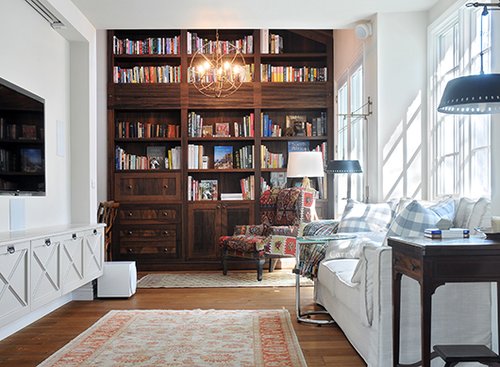 החללים המשפחתיים נפרדים מהחללים הציבוריים ומאפשרים ישיבה שקטה ואינטימית | צילום: שי אדם