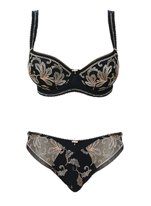 חזייה 380 ש"ח, תחתון 120 ש"ח. ליה לונדון | צילום: יח"צ