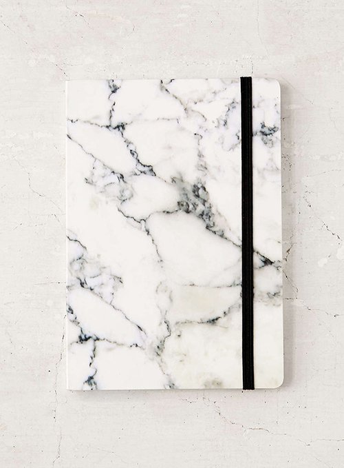 תסחבו אותה לכל מקום | Urban Outfitters