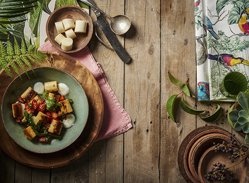 לבבות דקל צלויים בעגבניות וודקה על יוגורט כבשים | צילום: בן יוסטר