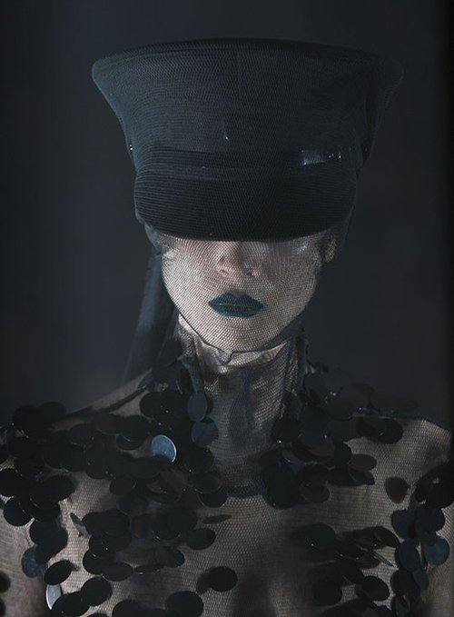 מתוך הקולקציה האפלה של גארת' פיו | צילום: GettyImages