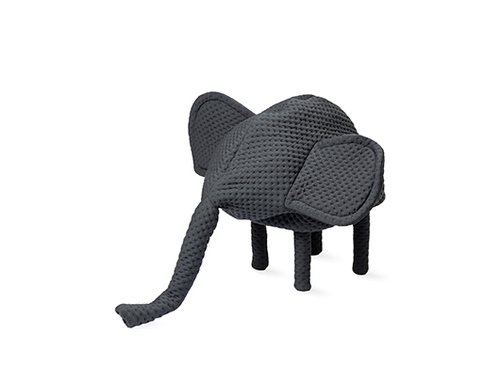 שרפרף פיל מתוק של Petite Friture | צילום: אלה הוקר שרפרף פיל מתוק של Petite Friture | צילום: אלה הוקר