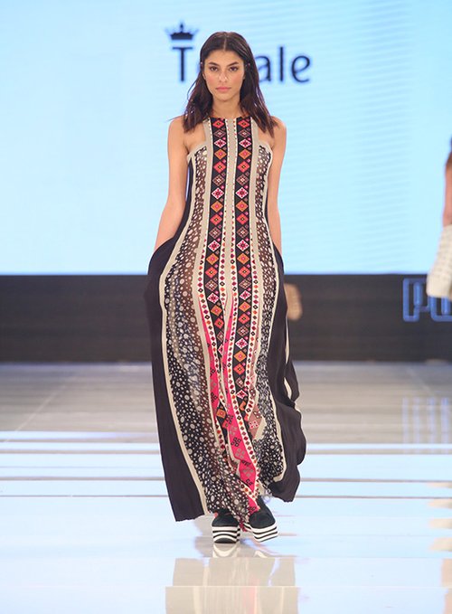 מתוך התצוגה Tovale+ בשבוע האופנה גינדי תל אביב 2016 | צילום: אבי ולדמן 