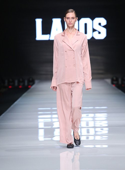 מתוך התצוגה של עידן לרוס בשבוע האופנה גינדי תל אביב 2016 | צילום: אבי ולדמן 