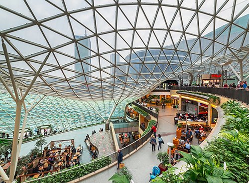 מרכז הקניות Zlote Tarasy | צילום: shutterstock מרכז הקניות Zlote Tarasy | צילום: shutterstock