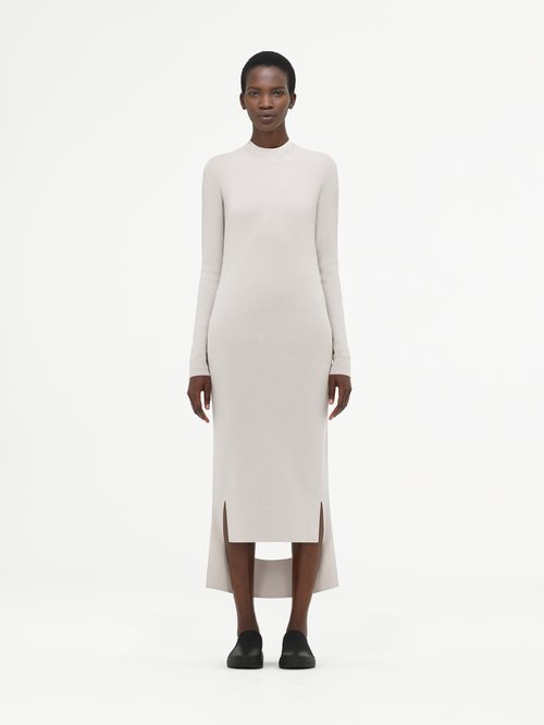 מתוך הקולקציה של COS | צילום: יח"צ