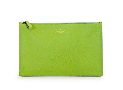 תיק ולנטינו ב- fahion list מחיר 1,600 ש"ח  צילום: אלון פורת