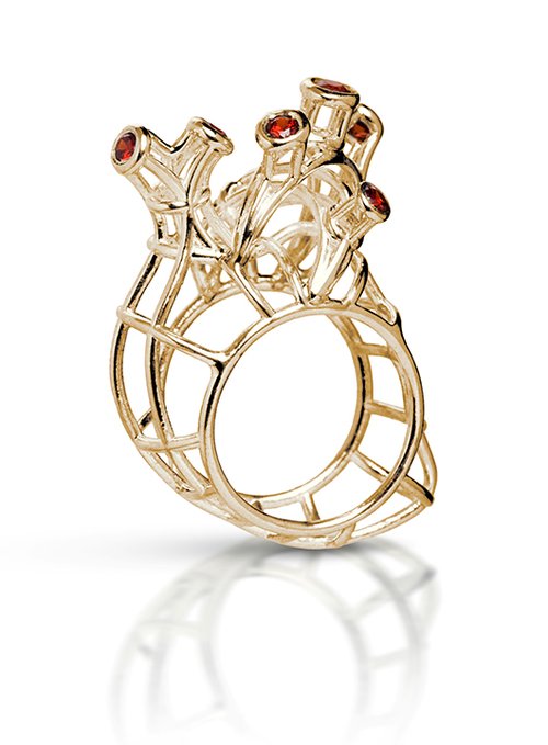 טבעת לב אנושי אורגני של גרגורי לרין, מחיר 6,500 | צילום: יח"צ שנקר