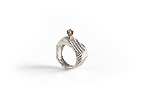 טבעת של Eli art to wear לבוטיק המעצבים בדיזנגוף סנטר  460 ש"ח | צילום: איה וינד