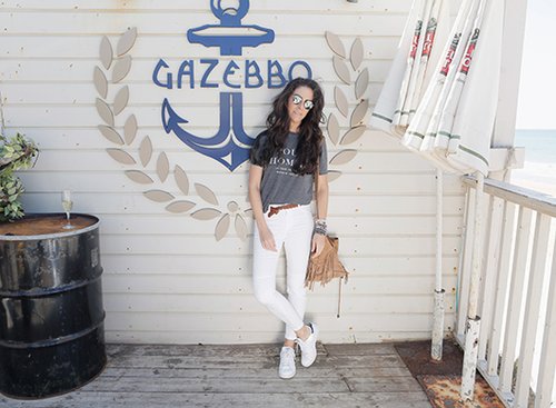 מיה גל גנדל מודדת פוקס | צילום: אסף רביבו