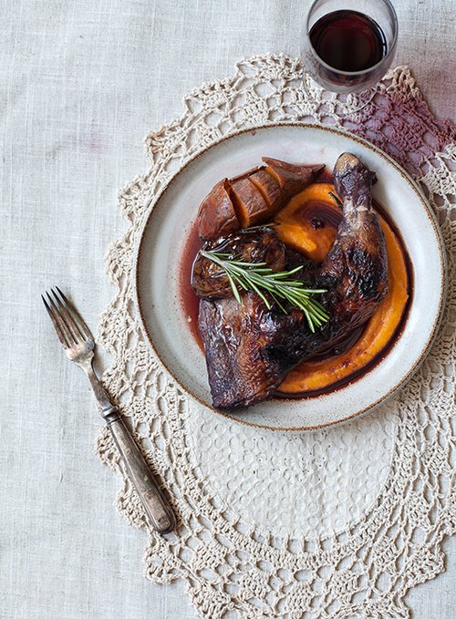 עוף ביין על קרם בטטות | צילום: גל בן זאב