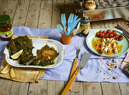 עלי גפן בגריל ממולאים בקובנייה טורקית. צילום: בן יוסטר 