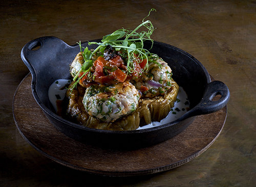 קציצות דגים וסטייק חציל |צילום: אנטולי מיכאלו