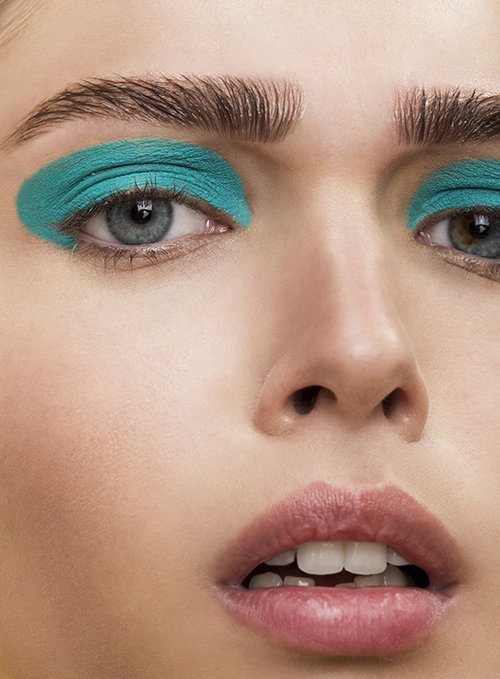 עיצוב גבות: מושיק טקו | צילום: מיכאל טופיול