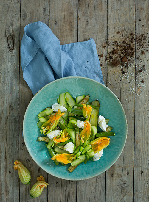 סלט קישואים חם-קר | צילום: בועז לביא | סטיילינג: תמי סגל