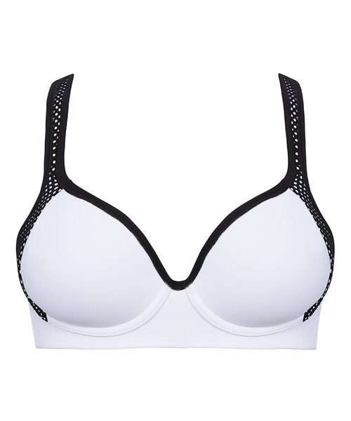 חזיית ספורט של ג'ק קובה, 449 ש"ח | צילום: יח"צ