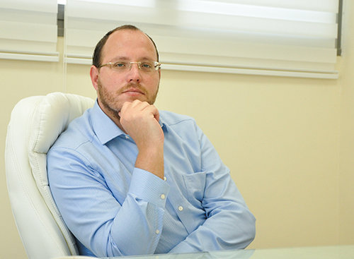 יהודה הרציג | צילום: סם יצחקוב | סטיילינג: רגב וגבע חזן | איפור: חנה אביב עם מוצרי עדה לזורגן | שיער: טל דדון לסולו יהודה הרציג | צילום: סם יצחקוב | סטיילינג: רגב וגבע חזן | איפור: חנה אביב עם מוצרי עדה לזורגן | שיער: טל דדון לסולו