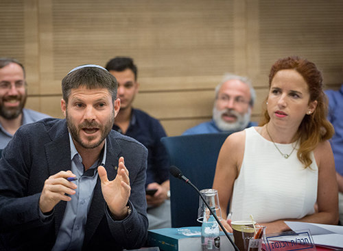 שפיר בישיבת ועדת הכנסת לביקורת המדינה | צילום: מרים אלסטר, פלאש 90 שפיר בישיבת ועדת הכנסת לביקורת המדינה | צילום: מרים אלסטר, פלאש 90
