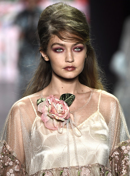 תצוגת אנה סוי קיץ 2017 | צילום: GettyImages