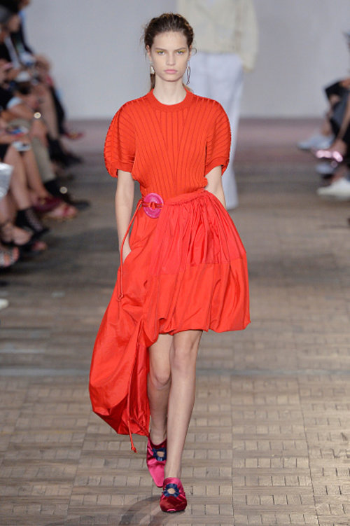 תצוגת Sportmax קיץ 2017 | צילום: GettyImages