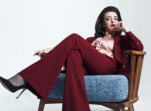 חולצה וחליפה זארה, גרביים ונעליים אלדו, טבעת DF-Diamonfire | צילום: מיכאל טופיול