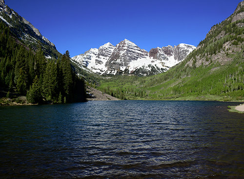 פסגות הרי Maroon Bells באספן | צילום: GettyImages פסגות הרי Maroon Bells באספן | צילום: GettyImages
