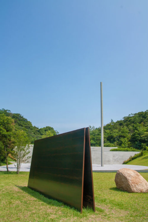 מבנה בעיצובו של טדאו אנדו | צילום: shutterstock