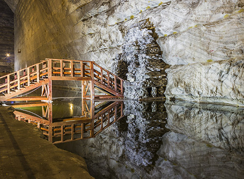 מעיינות מרפא תת-קרקעיים מופלאים | צילום: Shutterstock