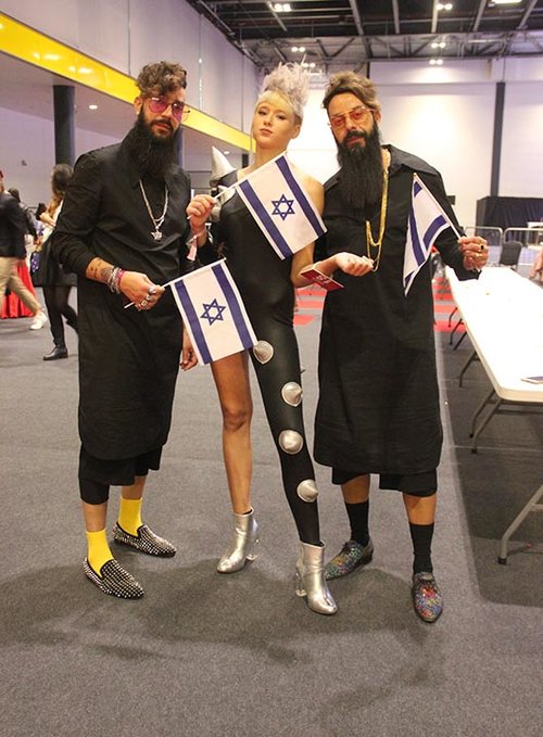 מעצבי השיער מעכו שגנבו את ההצגה. צילום: יח"צ