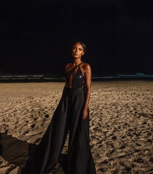 וככה האוברול המפורסם נראה על הדוגמנית | צילום: יח"צ