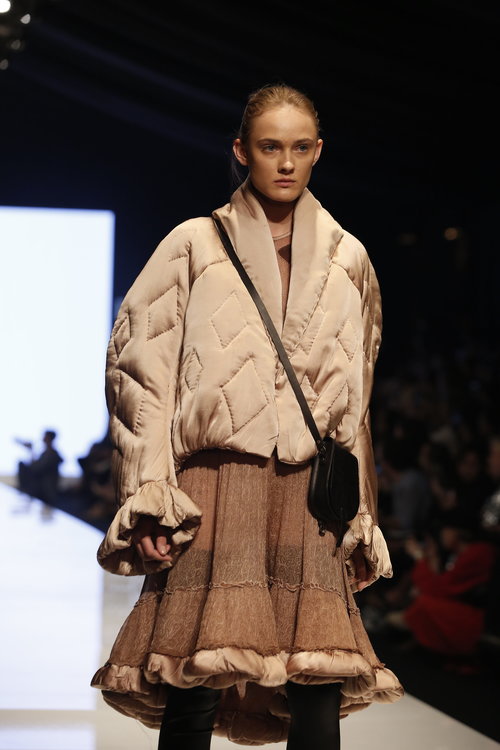 מתוך התצוגה של ויוי בלאיש בשבוע האופנה תל אביב 2018 | צילום: אדריאן סבל