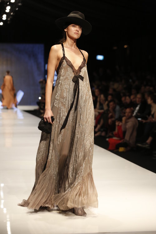 התצוגה של ויוי בלאיש בשבוע האופנה תל אביב 2018 | צילום: אדריאן סבל