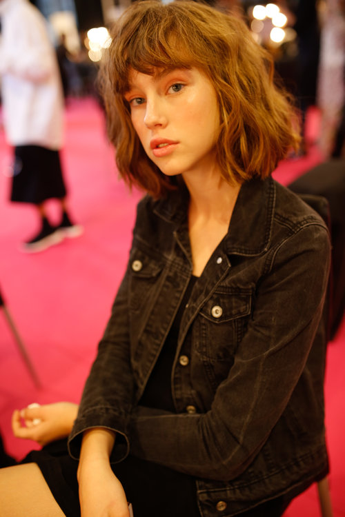 לילה קרישטלוב מאחורי הקלעים בשבוע האופנה 2018 | צילום: אדריאן סבל