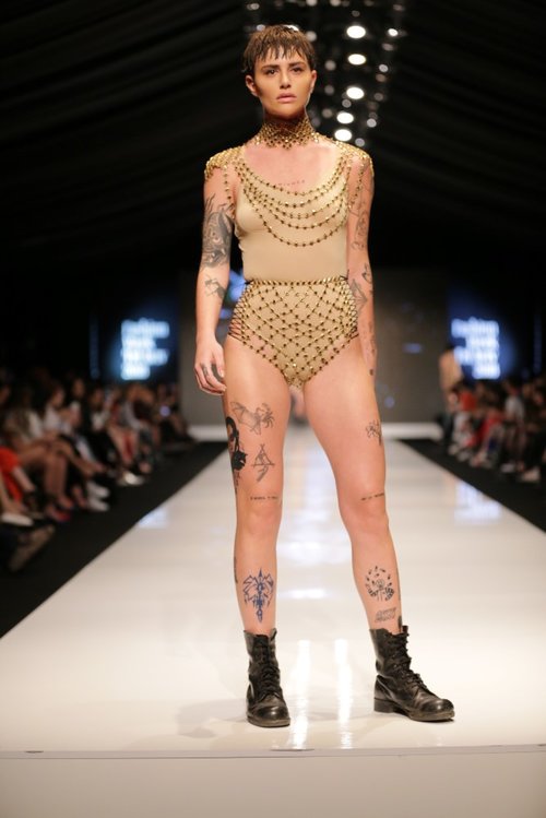 התצוגה של מיה גלר, שבוע האופנה תל אביב 2018 | צילום: אבי ולדמן