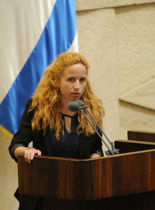 "הם מפחדים מהכוח של נשים צעירות ורוצים לשמור על מערכת מנוונת" | צילום: דוברות הכנסת יצחק הררי "הם מפחדים מהכוח של נשים צעירות ורוצים לשמור על מערכת מנוונת" | צילום: דוברות הכנסת יצחק הררי