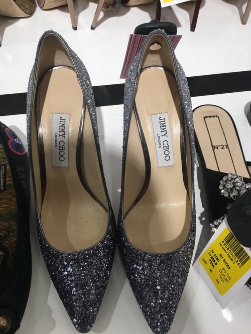 נעלי ג'ימי צ'ו | צילום: אביב וינברגר