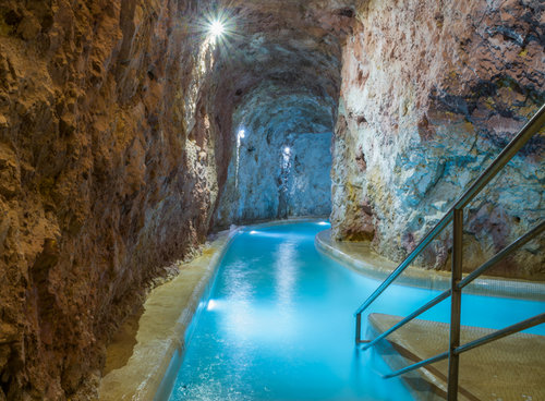 מתי פעם אחרונה שחיתם בהתוך מערה? | צילום: Shutterstock