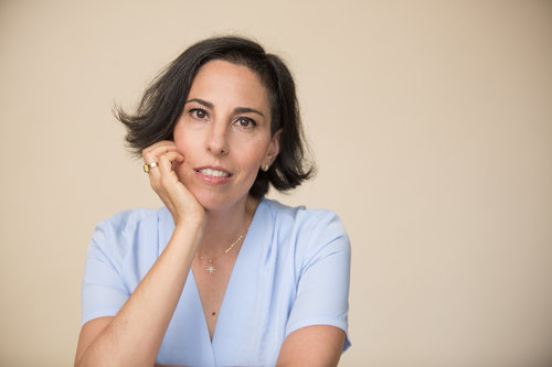 &quot;אם היית מתארת את אורח החיים שלי לאנשים חילונים כנראה שהם היו אומרים שאני דתייה, אבל אם היית עושה את אותו הדבר עם אנשים דתיים הם בטח היו טוענים שאני חילונית&quot;, ורד קלנר | צילום: ינאי יחיאל, סטיילינג: איה מלמד