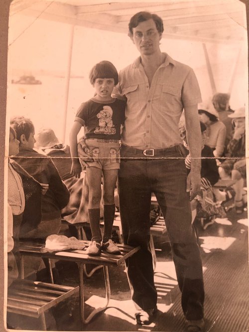 אירה דולפין בילדות | באדיבות אירה