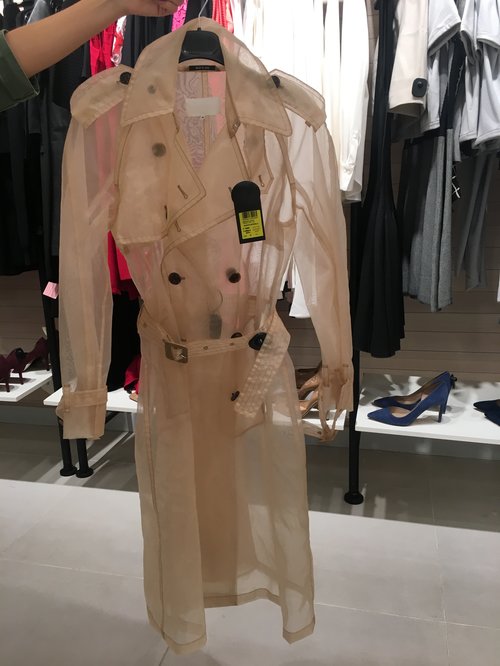 מעיל של מרג'יאלה, מחיר: 5,000 ש"ח | צילום: אביב וינברגר