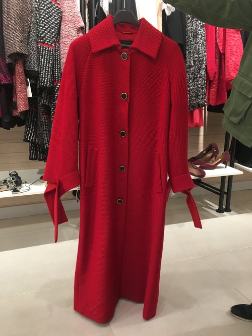 מעיל של אמפוריו ארמני, מחיר 1,949 ש"ח | צילום: אביב וינברגר